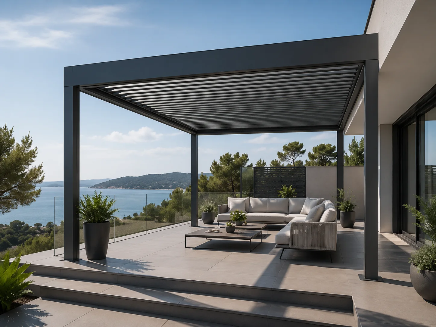 Teras üzerindeki oturma grubunun bulunduğu alana uygulanan pergola modeli